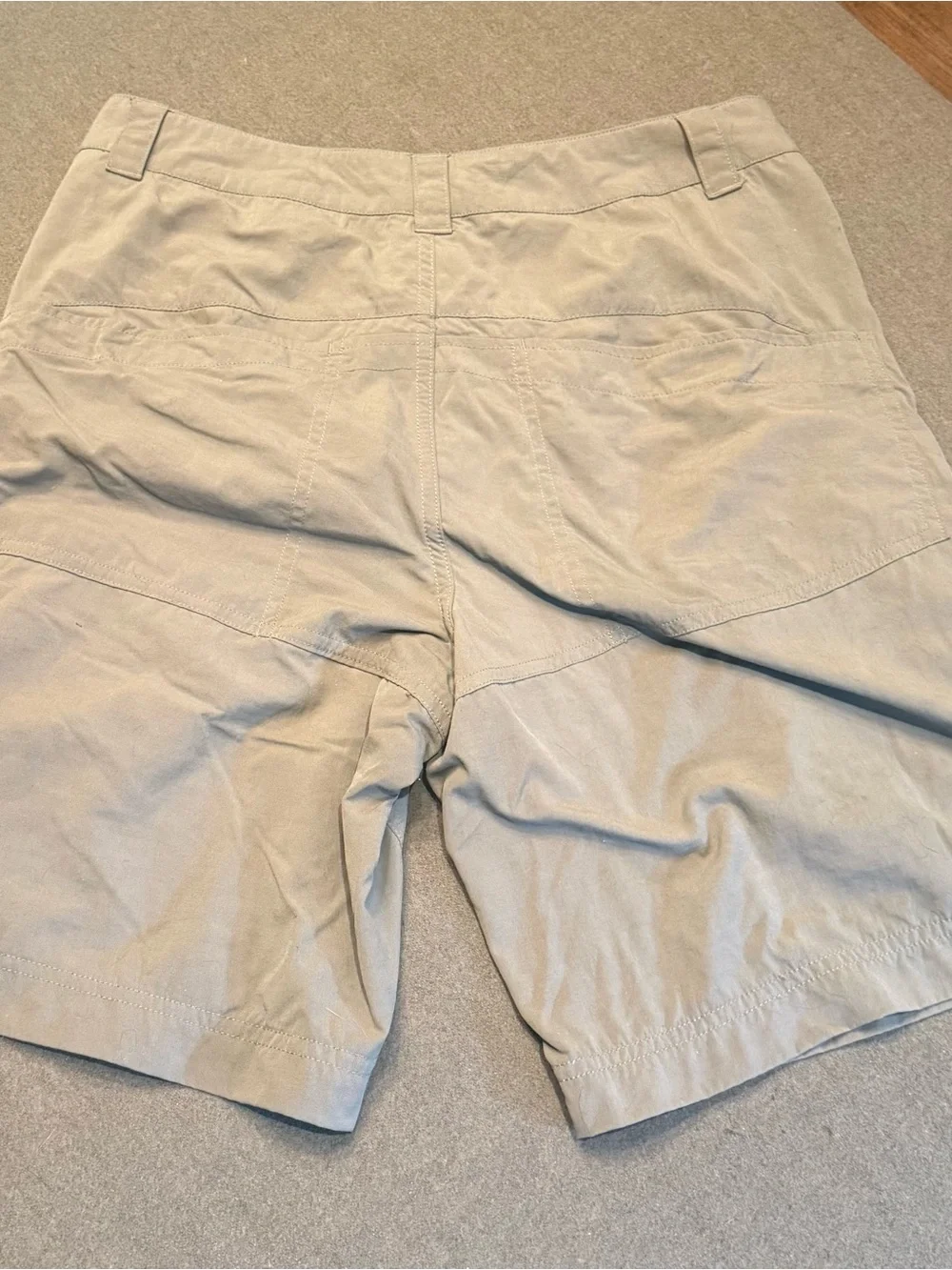 Mountain Hardwear Men's Cargo Shorts - Light Tan